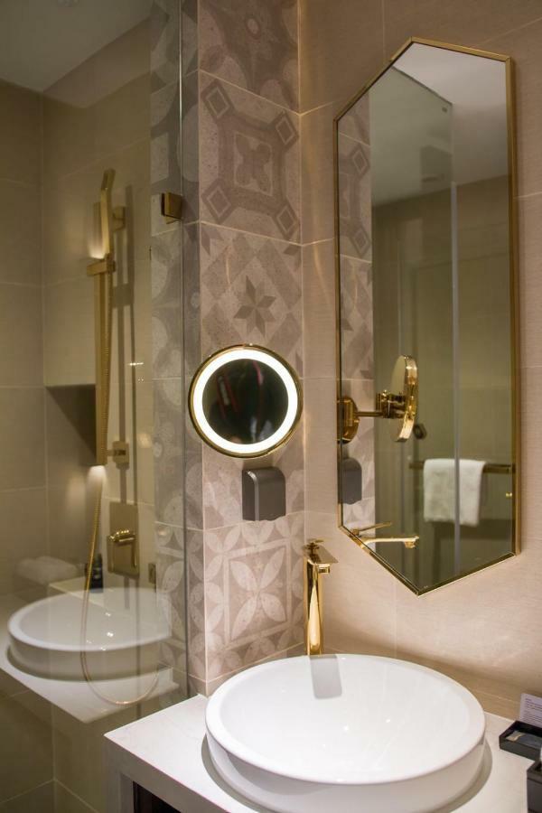 Yitel Premium Hotel Shanghai Exterior photo
