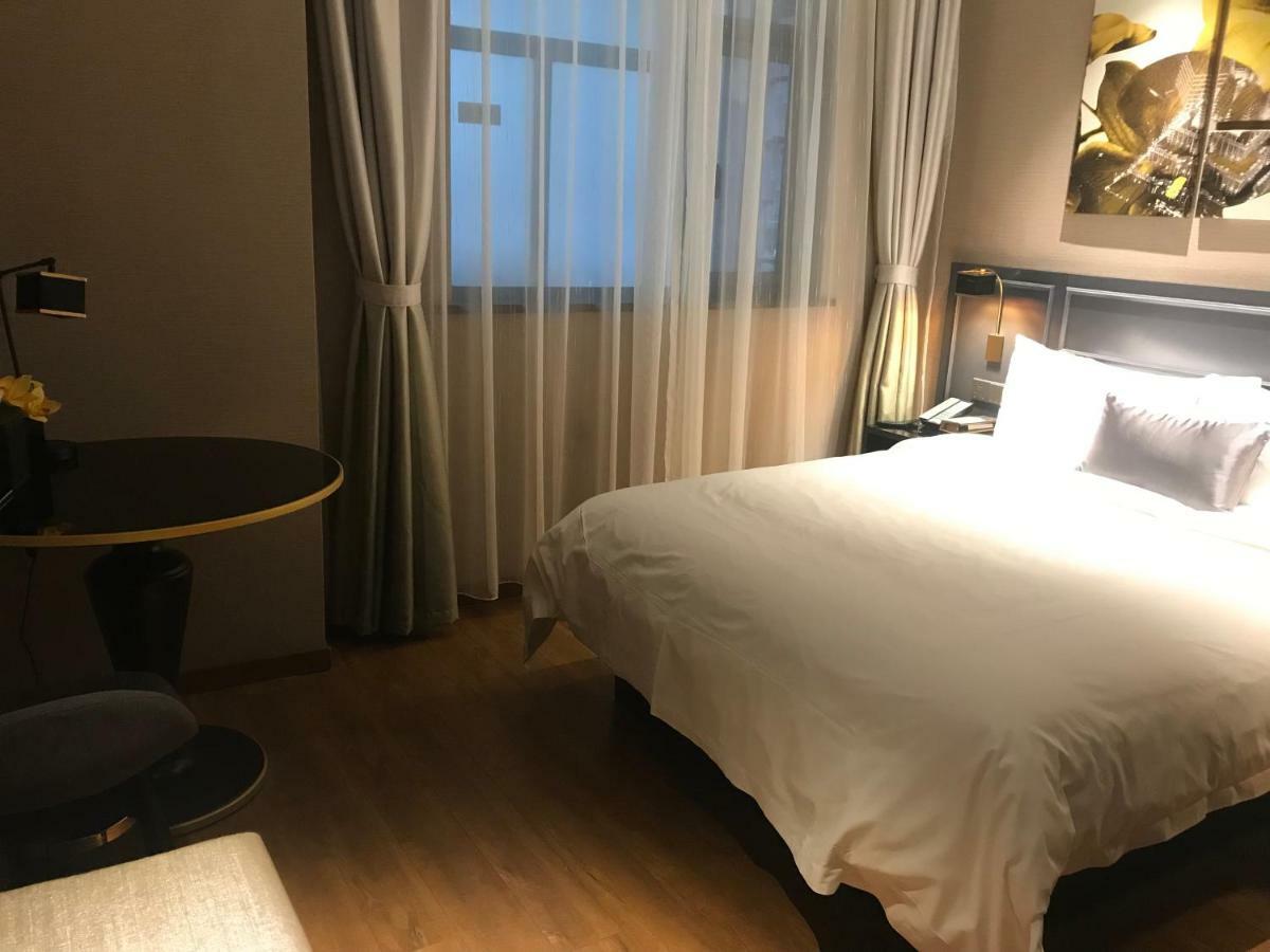 Yitel Premium Hotel Shanghai Exterior photo