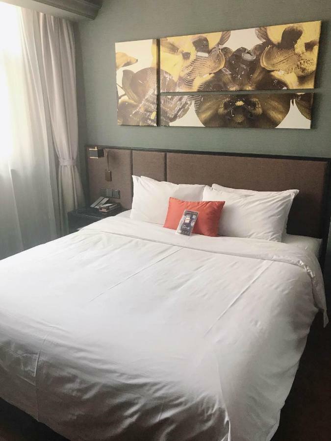 Yitel Premium Hotel Shanghai Exterior photo